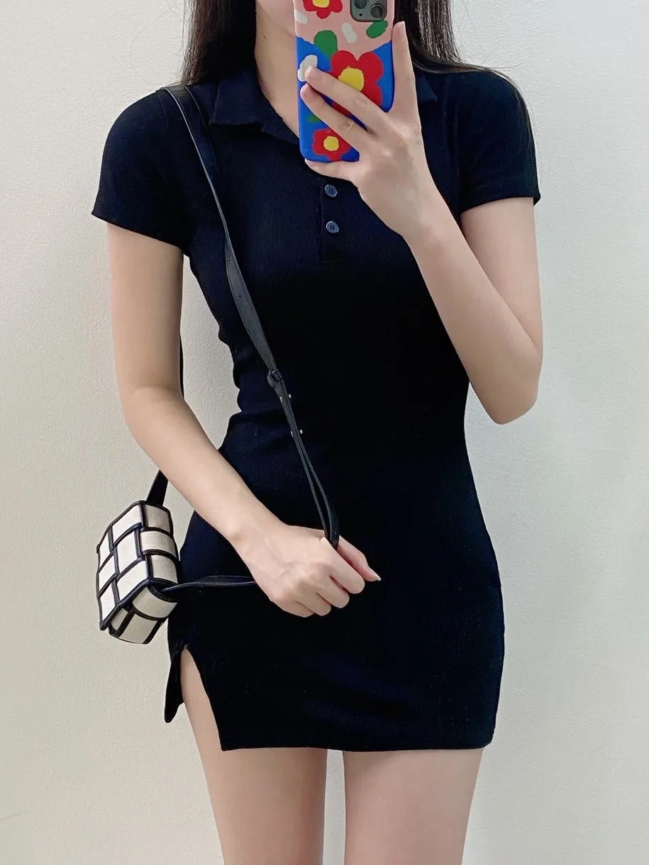 Young lady's upper body picture